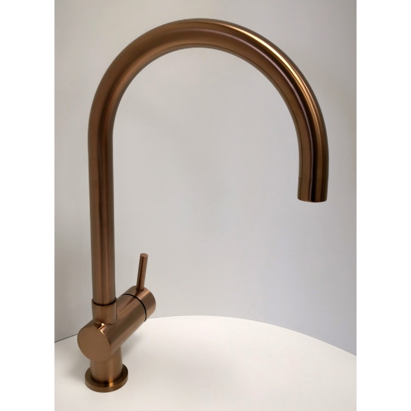PE miscelatore lavello in acciaio inox canna girevole finitura bronzo PVD