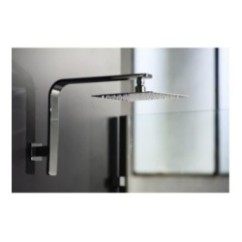 LYBRA QUADRO kit soffione con presa acqua e doccia. Soffione 250x250 mm.