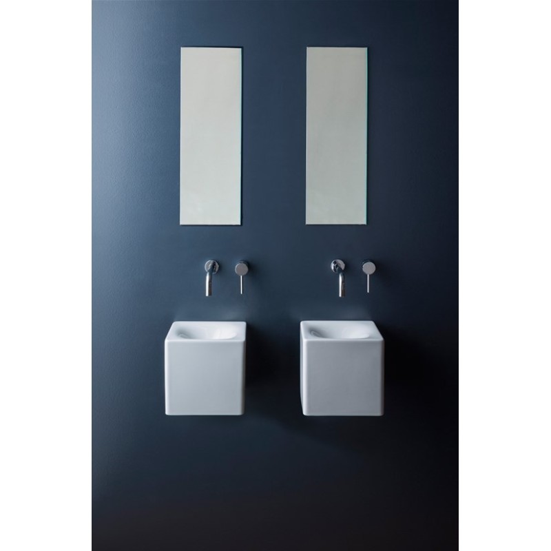 CUBE 24 H24 lavabo d'appoggio o sospeso