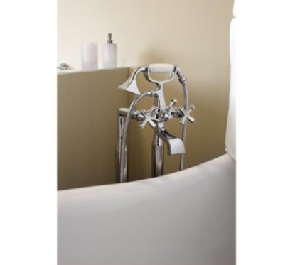 CHIC7CENTO Colonna vasca a pavimento con deviatore automatico, flessibile e doccia fori finitura cromo