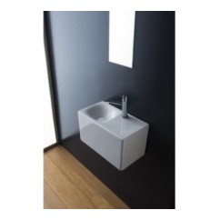 CUBE 42 H24 lavabo d'appoggio o sospeso