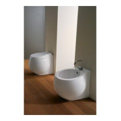 PLANET bidet a terra